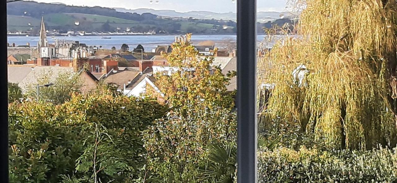 Estuary View Apartment *